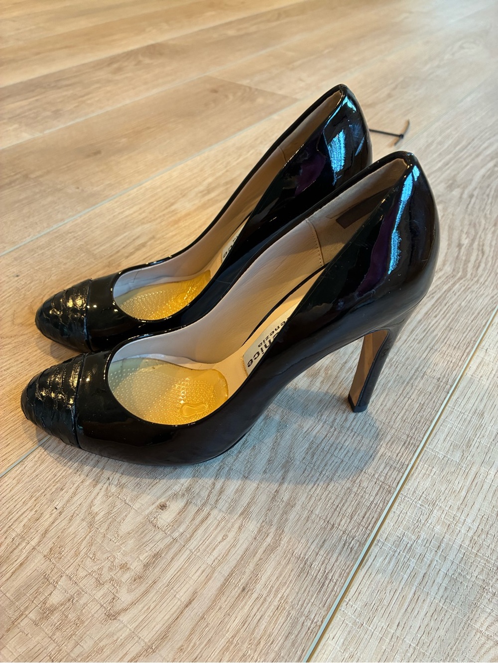 La Fenice Venezia Italian Black Patent Leather Pumps textured toe detail size 8